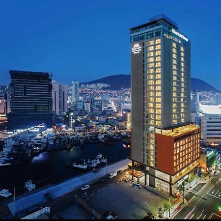 Island Hotel Busan Bagian luar foto