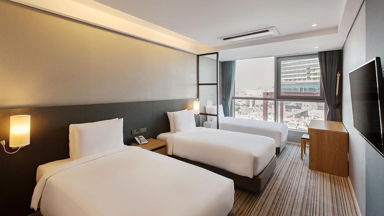 Island Hotel Busan Bagian luar foto