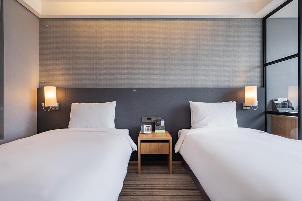Island Hotel Busan Bagian luar foto